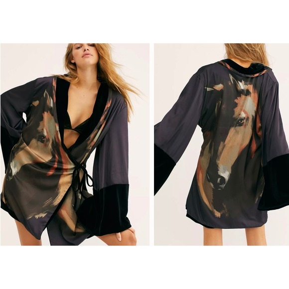Free People Noblesse Oblige XS Kimono Robe Horse Velvet Trim Boho Chic Lounge - Picture 1 of 9